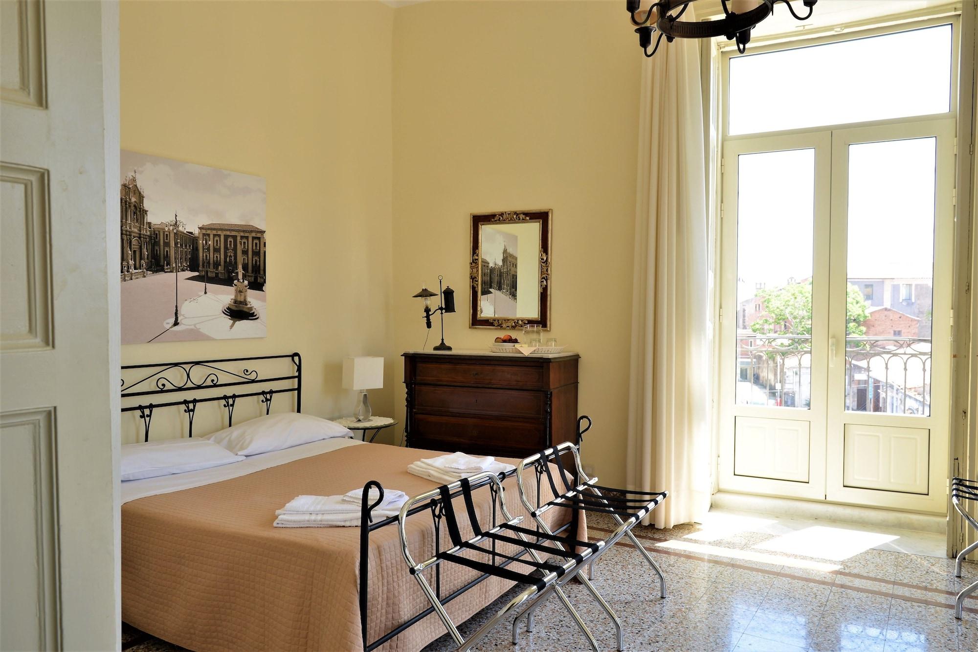 B&B Al Teatro Massimo CTA Exterior photo