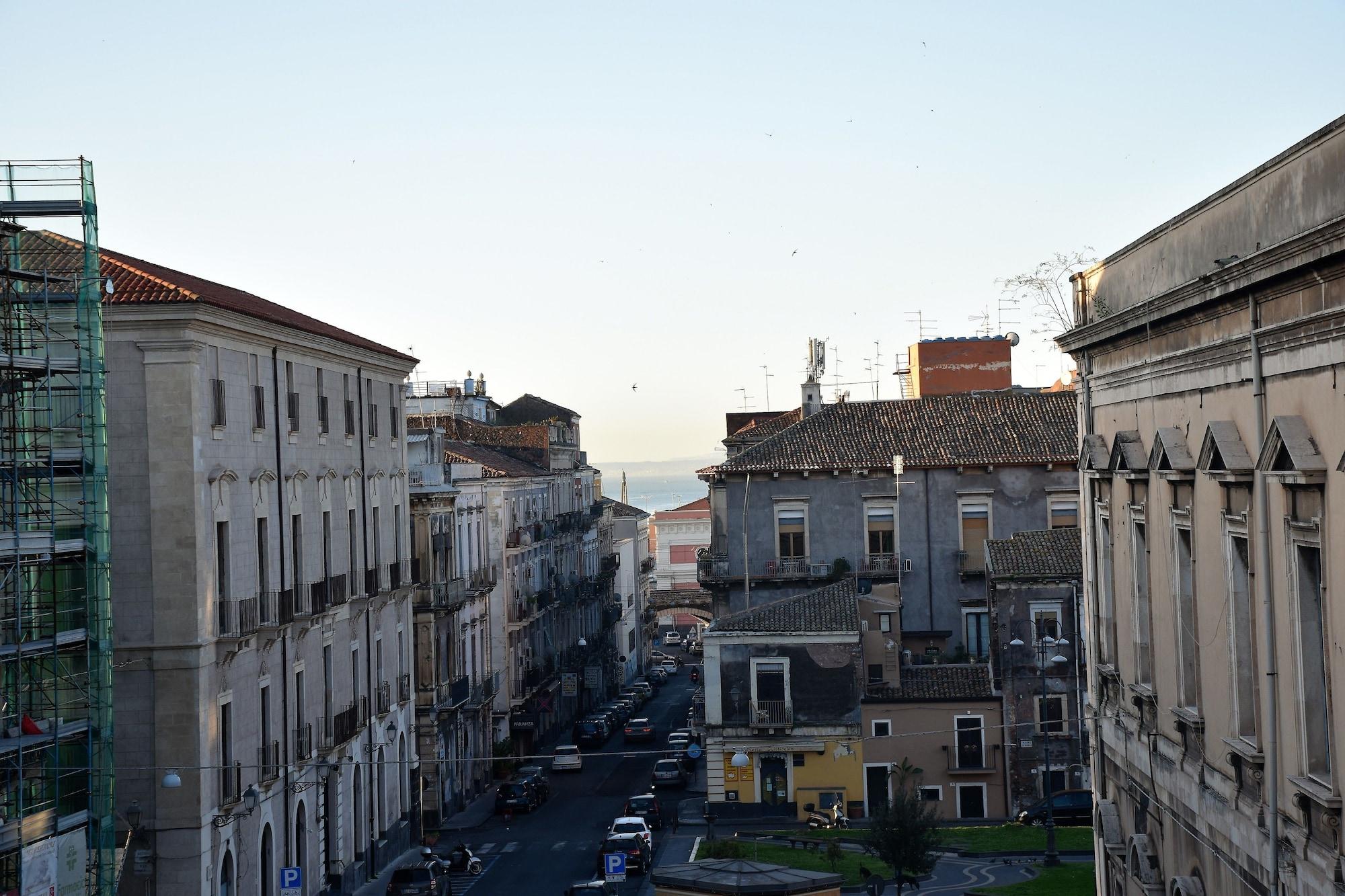 B&B Al Teatro Massimo CTA Exterior photo