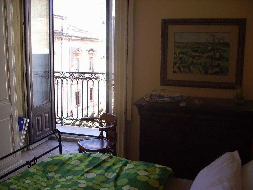 B&B Al Teatro Massimo CTA Exterior photo